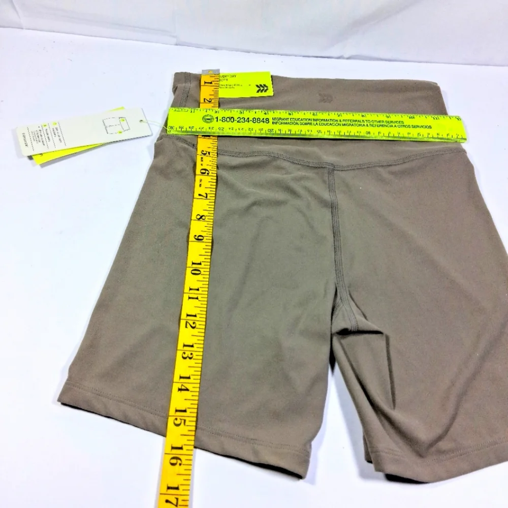Women's NWT Small Tan Ultra High Rise Buttery Soft All in Motion Biker Shorts